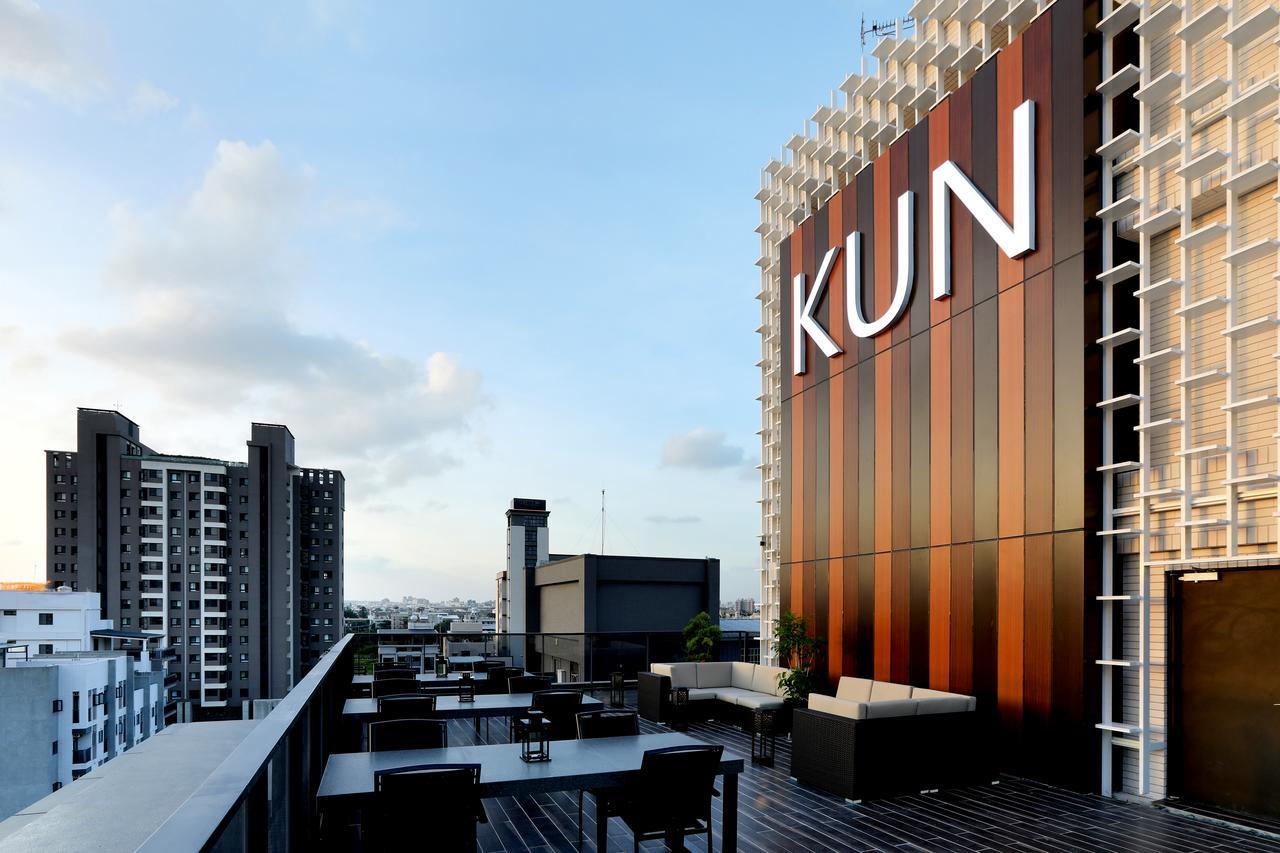 Hotel Kun Tour Taichung Exterior foto